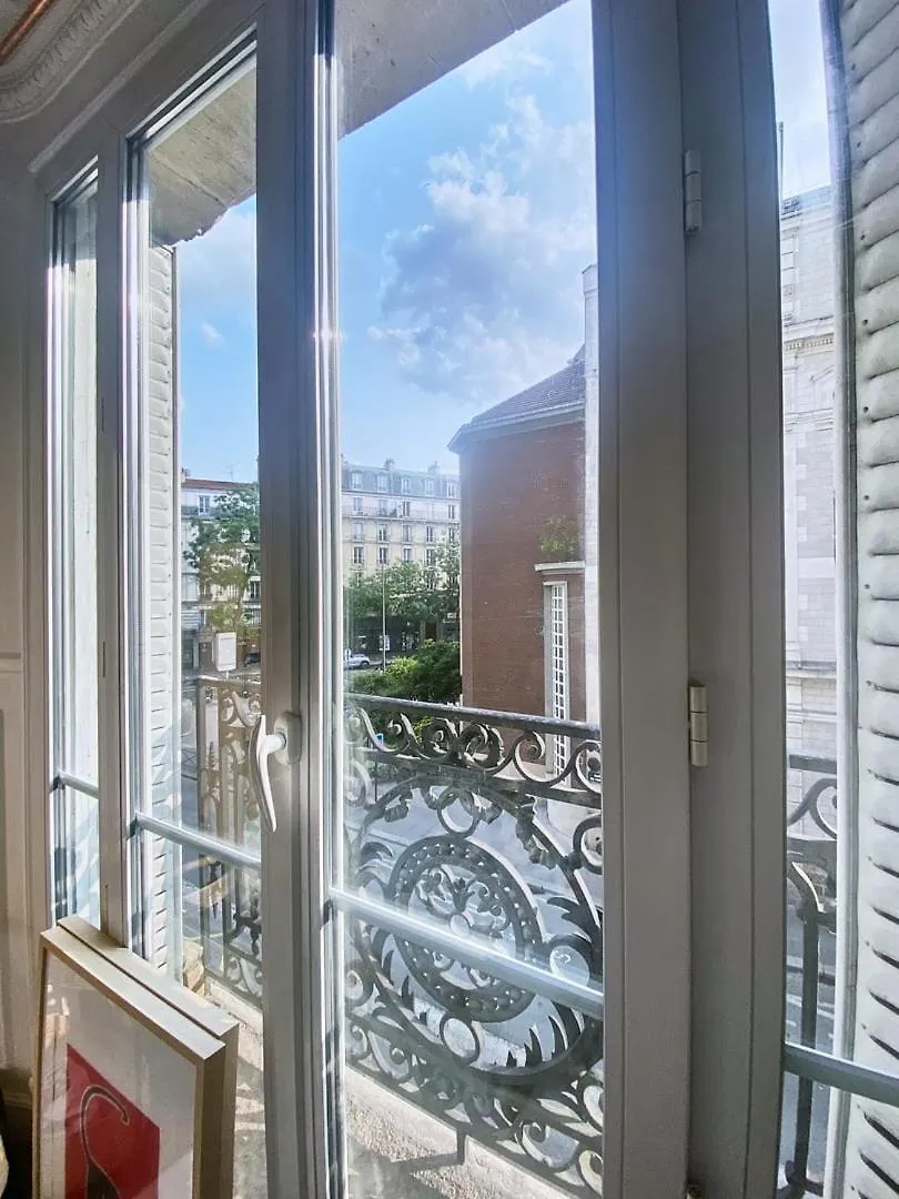Large T3 In Paris - Ideal For Families Or Friends